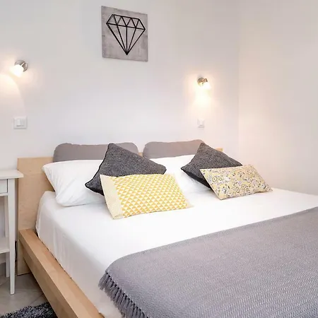 Maslina Tree House * Stari Grad (Hvar)